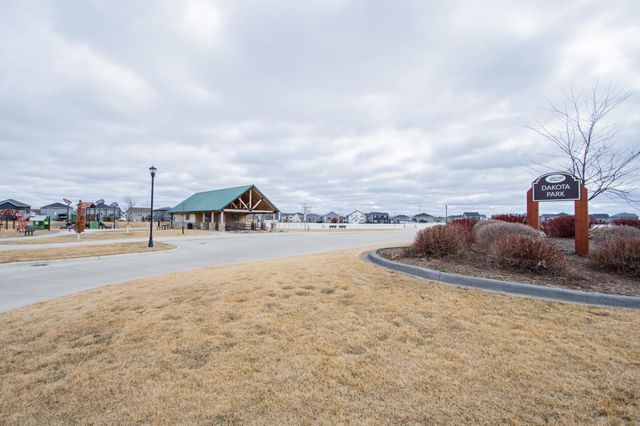 5534 8th Street W, West Fargo, ND 58078