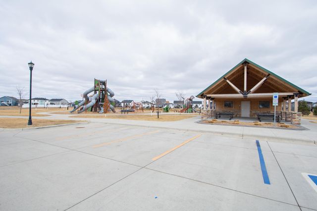 5534 8th Street W, West Fargo, ND 58078