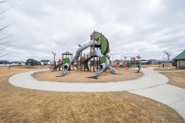 5534 8th Street W, West Fargo, ND 58078