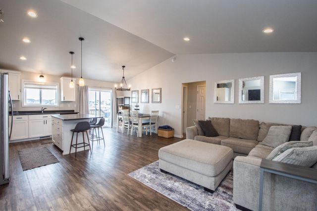 5534 8th Street W, West Fargo, ND 58078