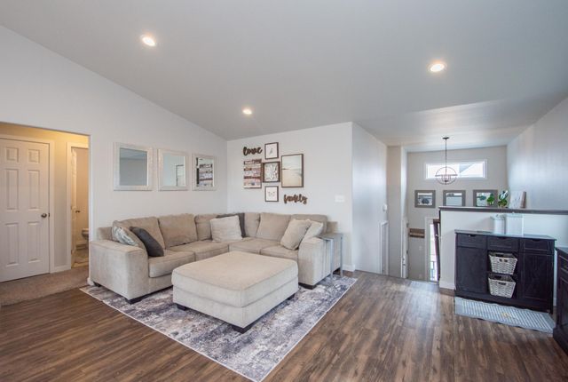 5534 8th Street W, West Fargo, ND 58078