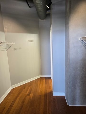 811 W 15th Place 703, Chicago, IL 60608