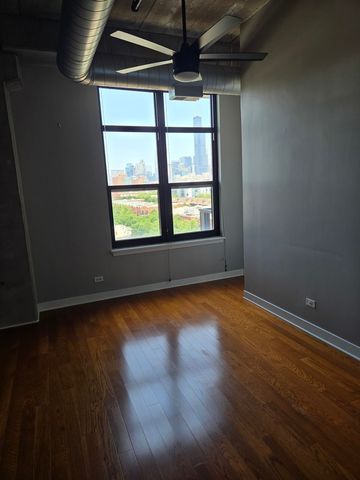 811 W 15th Place 703, Chicago, IL 60608