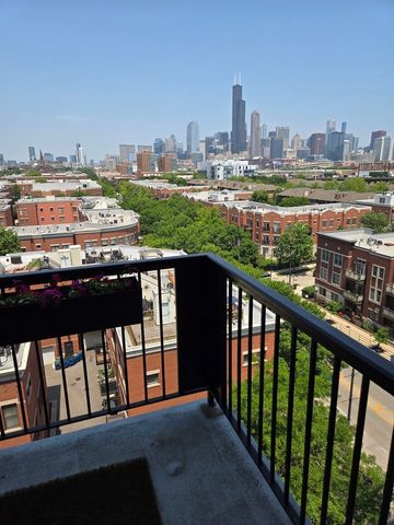 811 W 15th Place 703, Chicago, IL 60608
