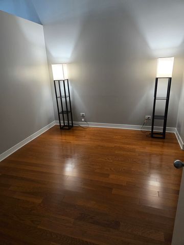 811 W 15th Place 703, Chicago, IL 60608