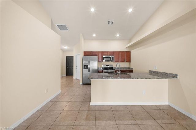 2820 SW 7th PL, Cape Coral, FL 33914