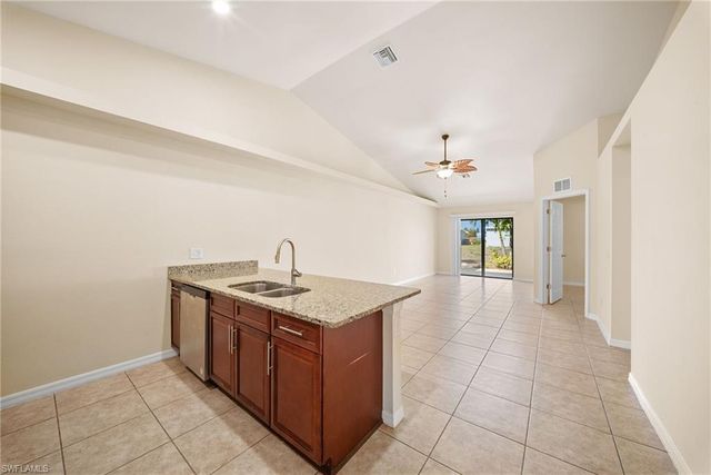 2820 SW 7th PL, Cape Coral, FL 33914
