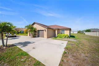 2820 SW 7th PL, Cape Coral, FL 33914