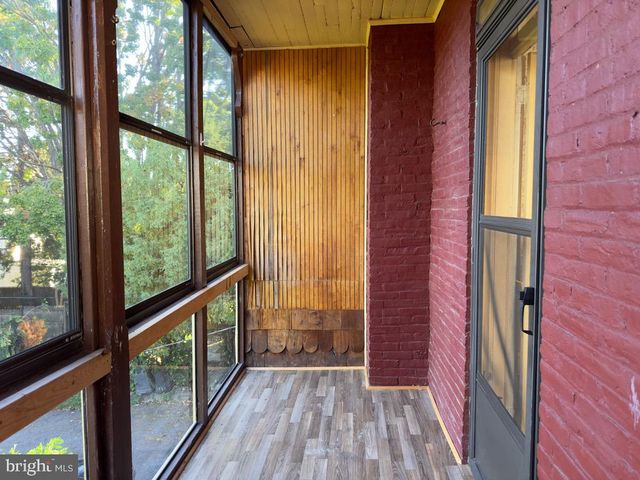 911 E KING ST, Lancaster, PA 17602