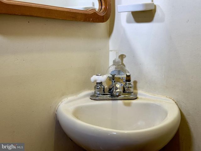 911 E KING ST, Lancaster, PA 17602