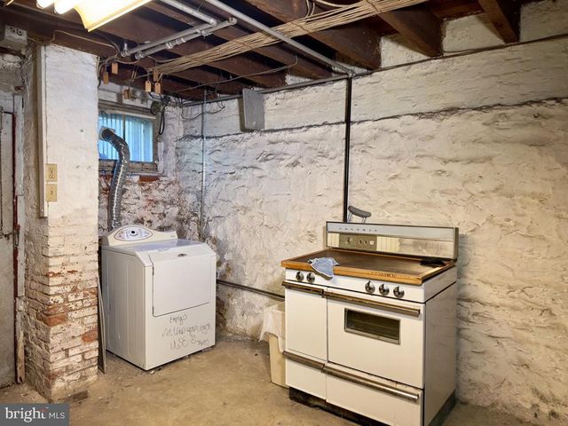 911 E KING ST, Lancaster, PA 17602