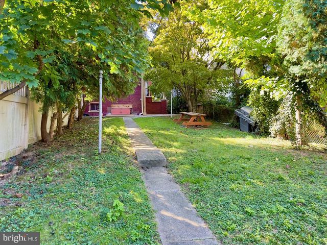 911 E KING ST, Lancaster, PA 17602