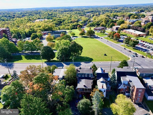 911 E KING ST, Lancaster, PA 17602