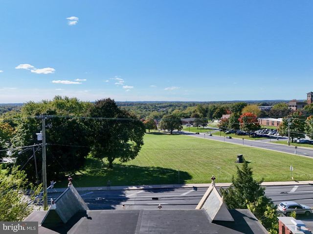 911 E KING ST, Lancaster, PA 17602