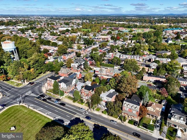 911 E KING ST, Lancaster, PA 17602