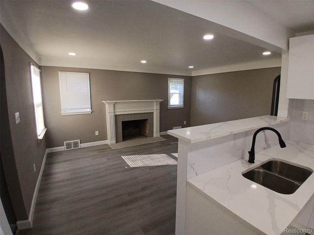 388 Eastlawn Street, Detroit, MI 48215