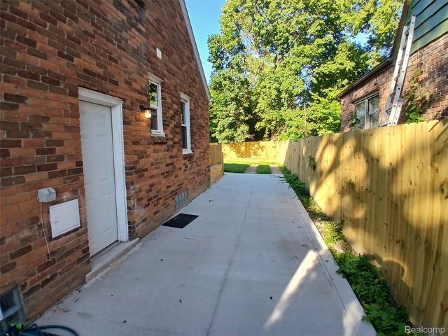388 Eastlawn Street, Detroit, MI 48215