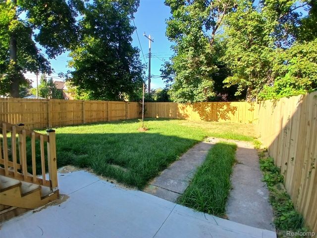 388 Eastlawn Street, Detroit, MI 48215