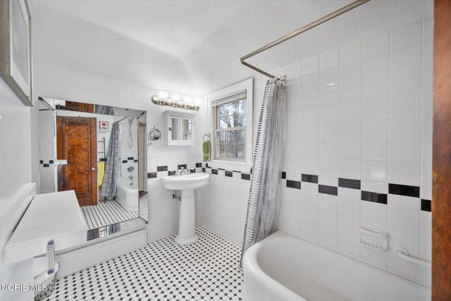 1732 Wildwood Road, Toledo, OH 43614