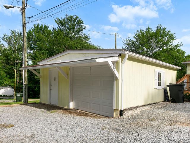 407 Hall Street, Hendersonville, NC 28739