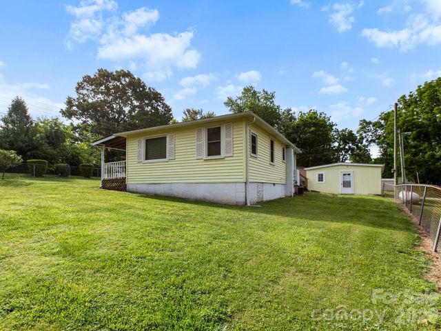 407 Hall Street, Hendersonville, NC 28739