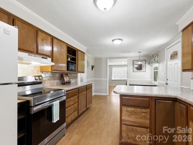 407 Hall Street, Hendersonville, NC 28739