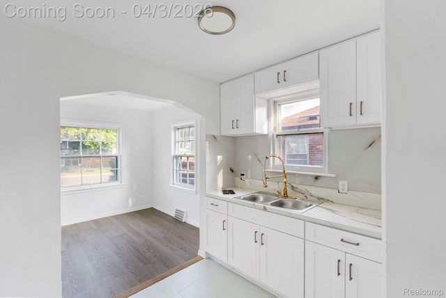 11537 Roxbury Street, Detroit, MI 48224