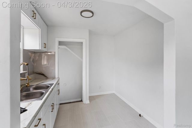 11537 Roxbury Street, Detroit, MI 48224