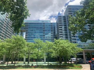 9655 Woods Drive 1208, Skokie, IL 60077