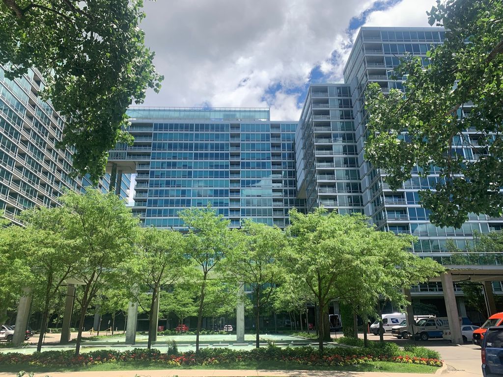 9655 Woods Drive 1208, Skokie, IL 60077