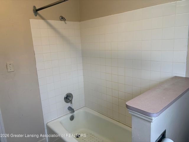8078 N Hartel Road, Grand Ledge, MI 48837