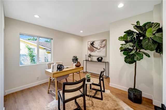 22120 Costanso Street, Woodland Hills, CA 91364