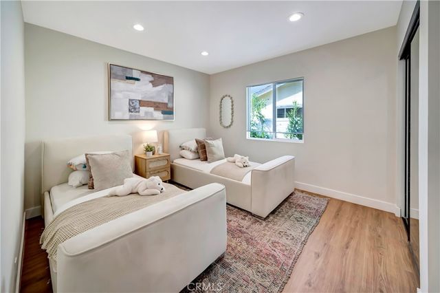 22120 Costanso Street, Woodland Hills, CA 91364