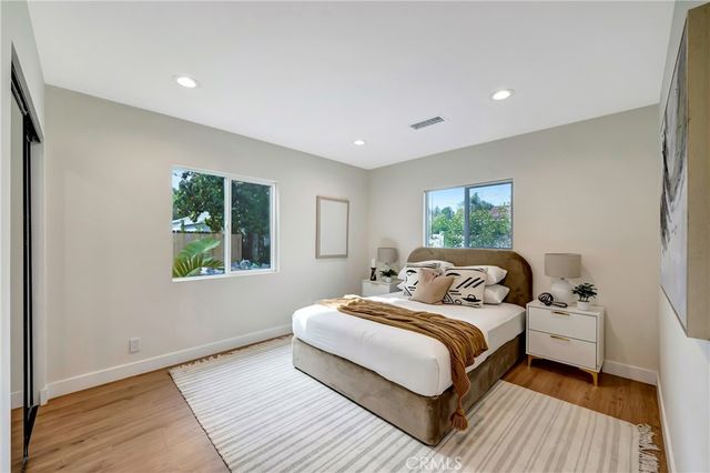 22120 Costanso Street, Woodland Hills, CA 91364