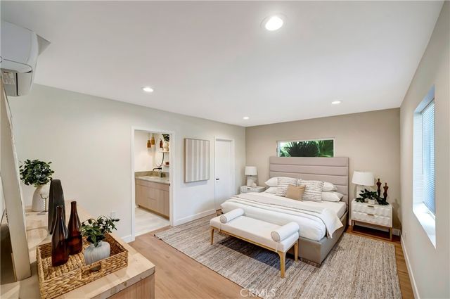 22120 Costanso Street, Woodland Hills, CA 91364