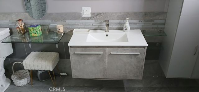 1359 W 69th, Los Angeles, CA 90044