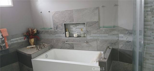 1359 W 69th, Los Angeles, CA 90044