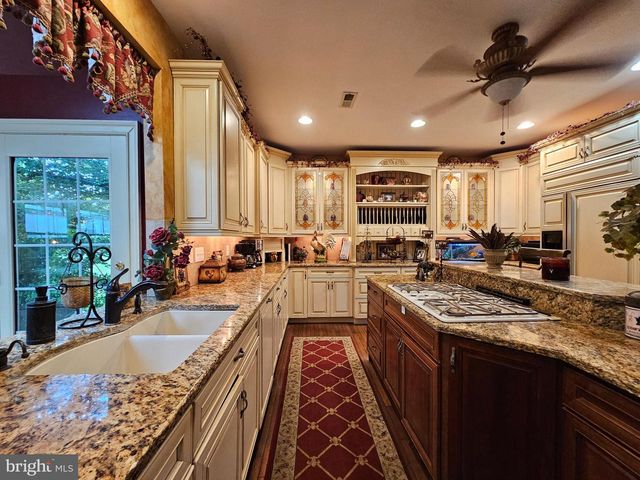 30 MELCHOR DR, Easton, PA 18042