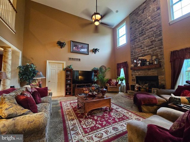 30 MELCHOR DR, Easton, PA 18042