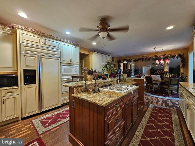 30 MELCHOR DR, Easton, PA 18042