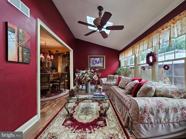 30 MELCHOR DR, Easton, PA 18042