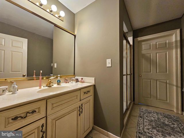 30 MELCHOR DR, Easton, PA 18042