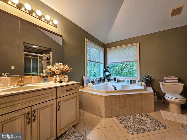 30 MELCHOR DR, Easton, PA 18042