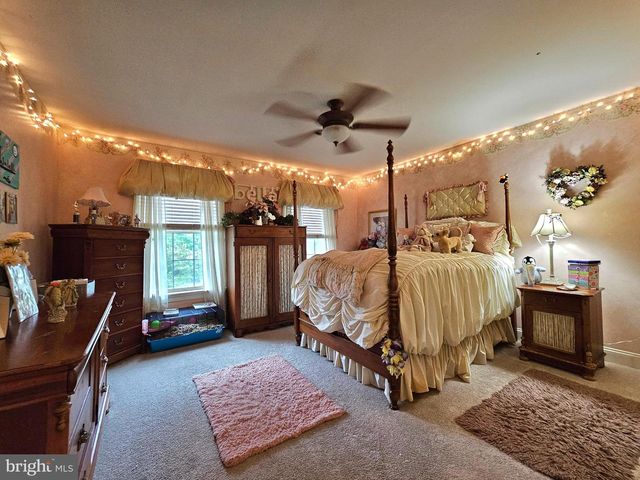 30 MELCHOR DR, Easton, PA 18042