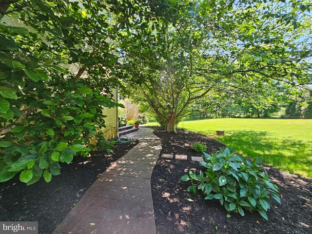 30 MELCHOR DR, Easton, PA 18042