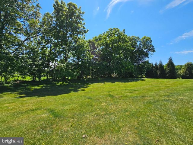 30 MELCHOR DR, Easton, PA 18042