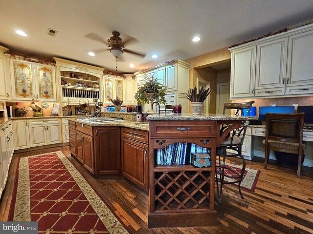 30 MELCHOR DR, Easton, PA 18042