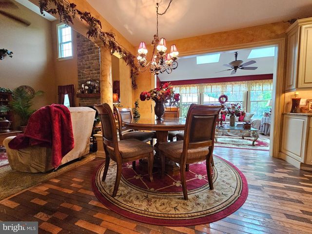 30 MELCHOR DR, Easton, PA 18042