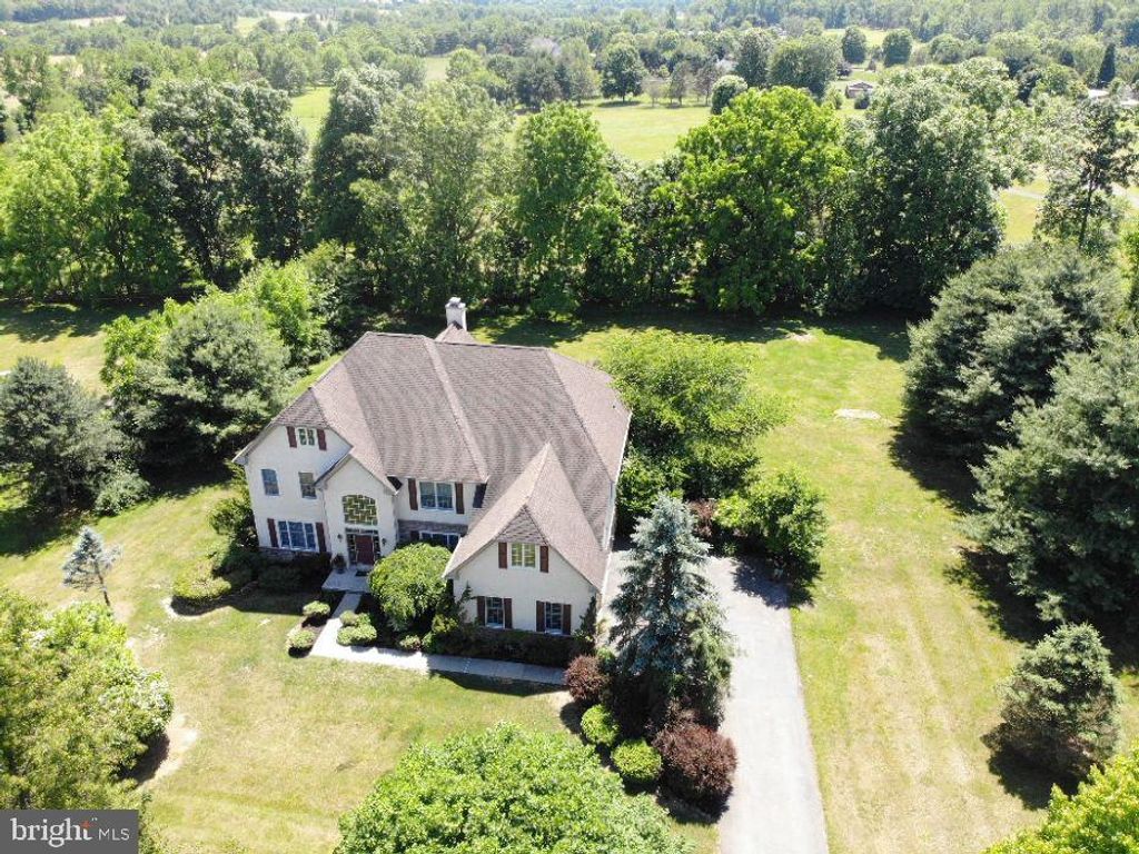 30 MELCHOR DR, Easton, PA 18042
