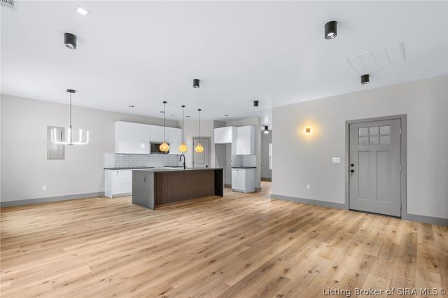 7725 NE Greenbrier Road, Georgetown, IN 47122